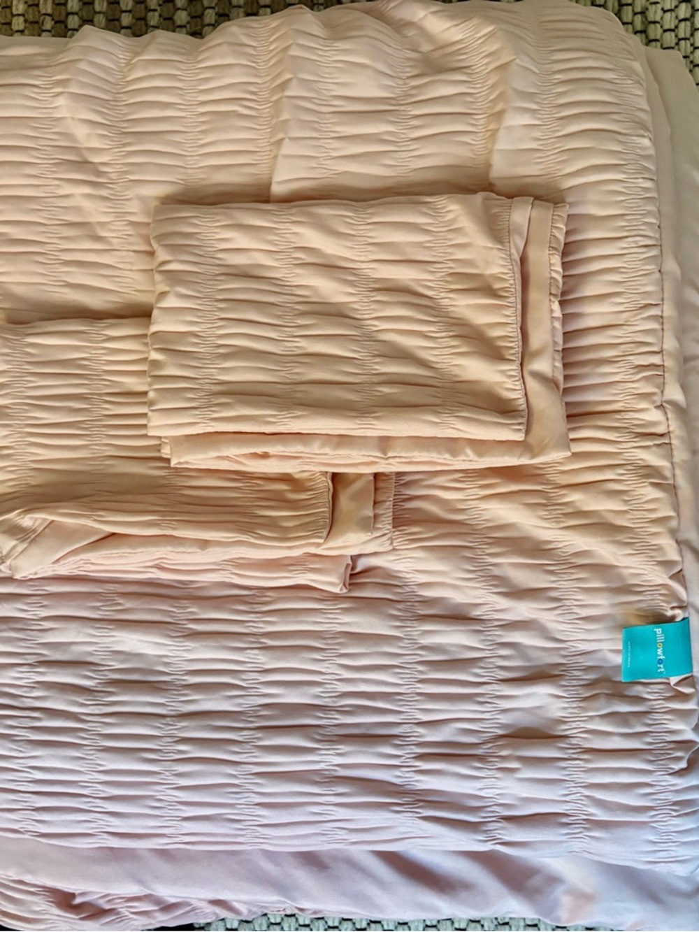 Full/Queen Peachy Pink Quilted Comforter Set